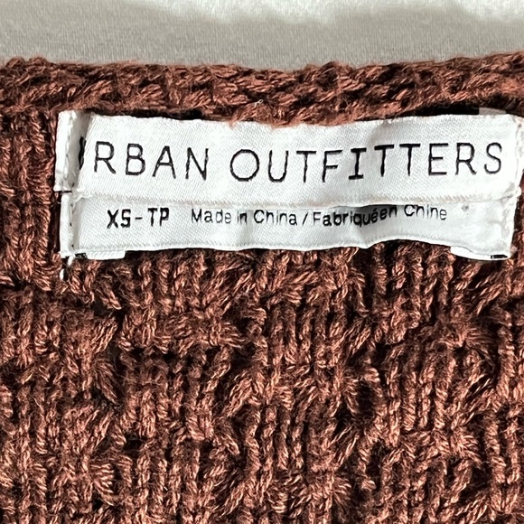 Urban Outfitters Cropped Sweater Women Size XS - Brown Crop Top Short Sleeve - Picture 4 of 8